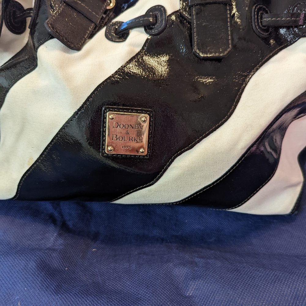 Dooney & Bourke Purse